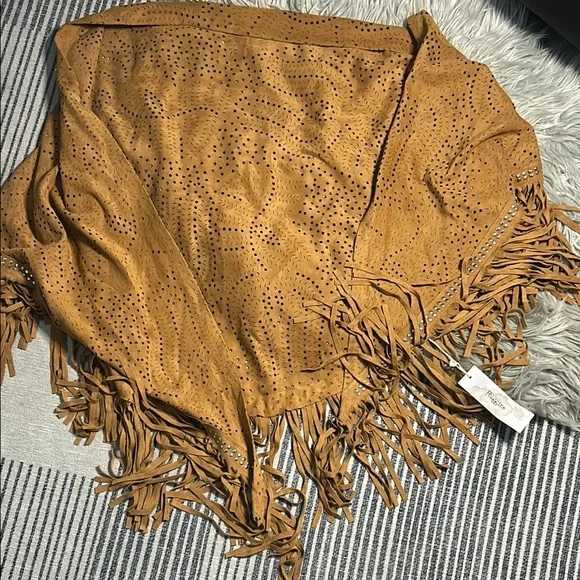 NWT Vegan Leather Fringed Camel Wrap - Picture 1 of 2